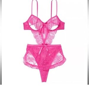 NWT Victoria’s Secret XL Elegant Pink Lace Lingerie Set